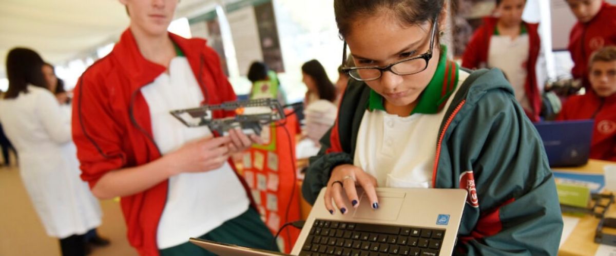 Chicas TICs: una iniciativa para acercar tecnologías a adolescentes mujeres